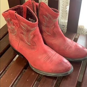 ***ONLY WORN ONCE*** Red Ariat short boots